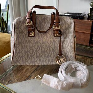 MICHAEL KORS - LOGO TOTE HAND BAG